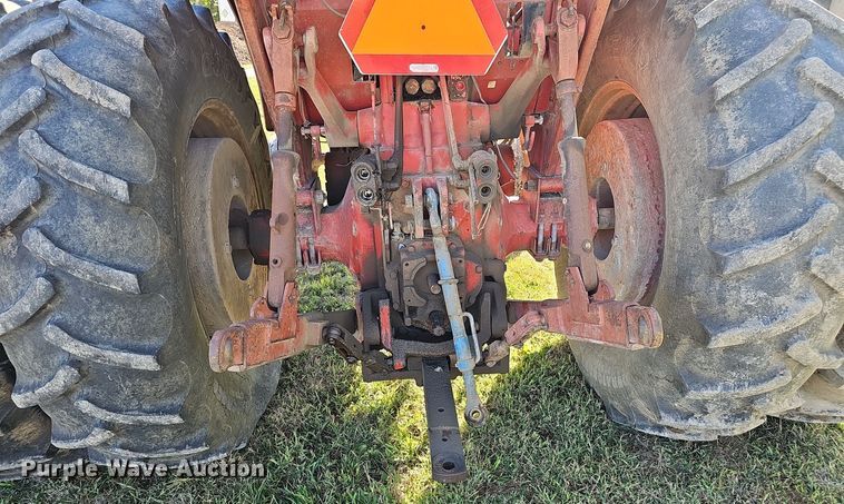 image for item DO5486 1973 International Harvester Farmall 1066 tractor