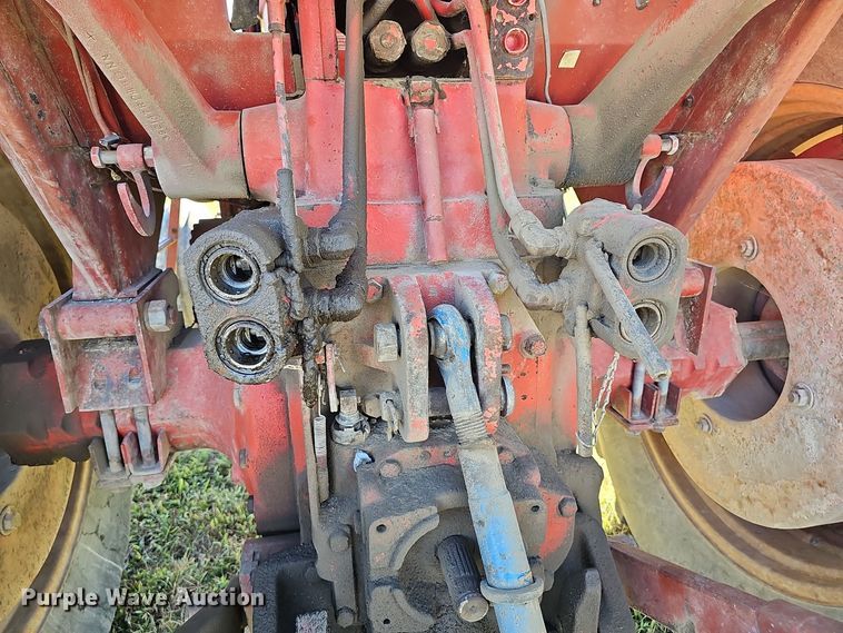 image for item DO5486 1973 International Harvester Farmall 1066 tractor