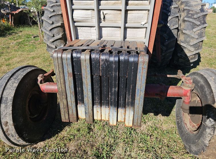 image for item DO5486 1973 International Harvester Farmall 1066 tractor