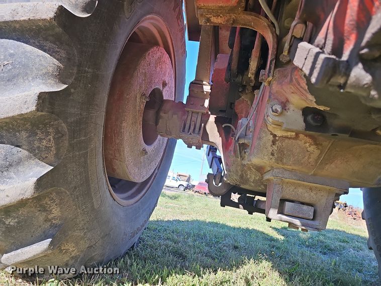 image for item DO5486 1973 International Harvester Farmall 1066 tractor