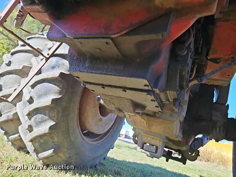 image for item DO5486 1973 International Harvester Farmall 1066 tractor