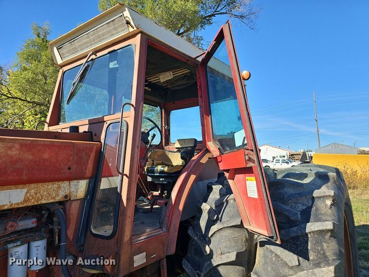 image for item DO5486 1973 International Harvester Farmall 1066 tractor