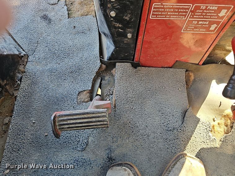 image for item DO5486 1973 International Harvester Farmall 1066 tractor