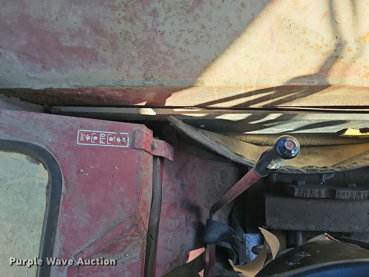 image for item DO5486 1973 International Harvester Farmall 1066 tractor