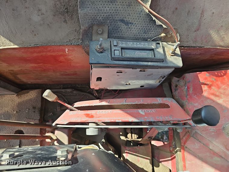 image for item DO5486 1973 International Harvester Farmall 1066 tractor