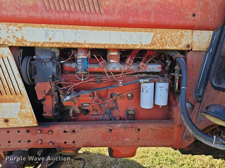 image for item DO5486 1973 International Harvester Farmall 1066 tractor