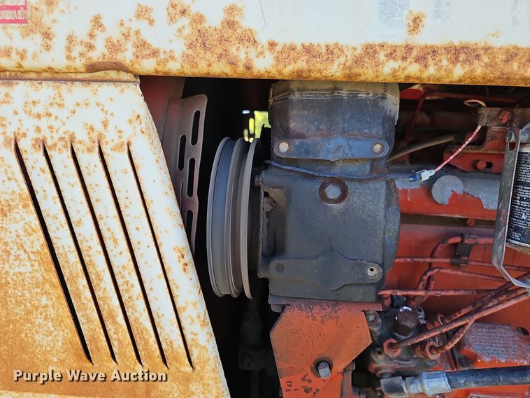 image for item DO5486 1973 International Harvester Farmall 1066 tractor