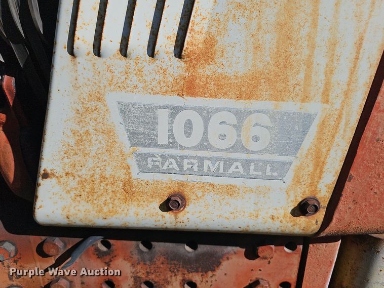 image for item DO5486 1973 International Harvester Farmall 1066 tractor