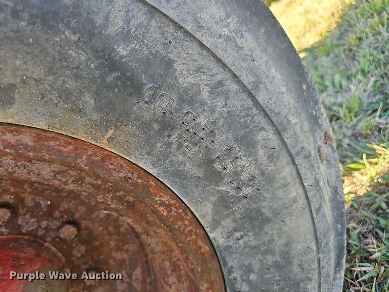 image for item DO5486 1973 International Harvester Farmall 1066 tractor