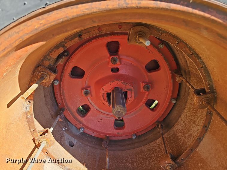 image for item DO5486 1973 International Harvester Farmall 1066 tractor