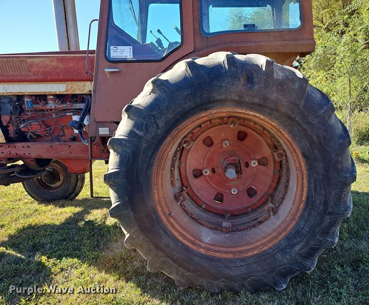 image for item DO5486 1973 International Harvester Farmall 1066 tractor