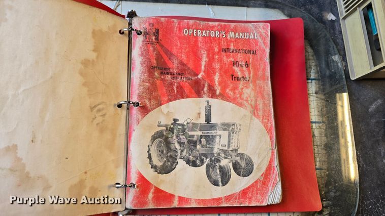 image for item DO5486 1973 International Harvester Farmall 1066 tractor