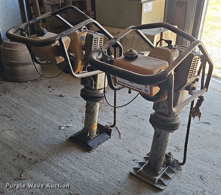 image for item DO5487 (2) Stone SVR2811 plate compactors