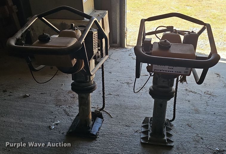 image for item DO5487 (2) Stone SVR2811 plate compactors