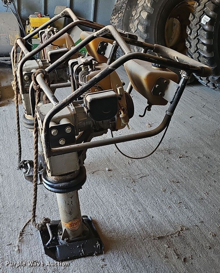 image for item DO5487 (2) Stone SVR2811 plate compactors