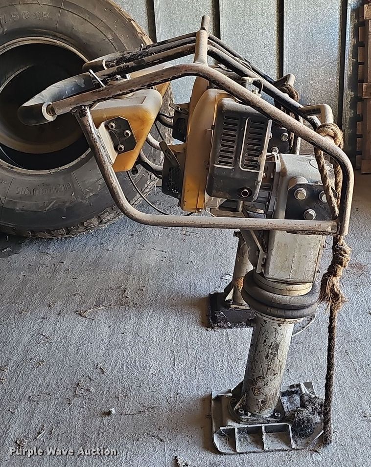 image for item DO5487 (2) Stone SVR2811 plate compactors