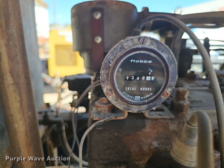 image for item DO5490 Hobart GPR-258 welder/generator