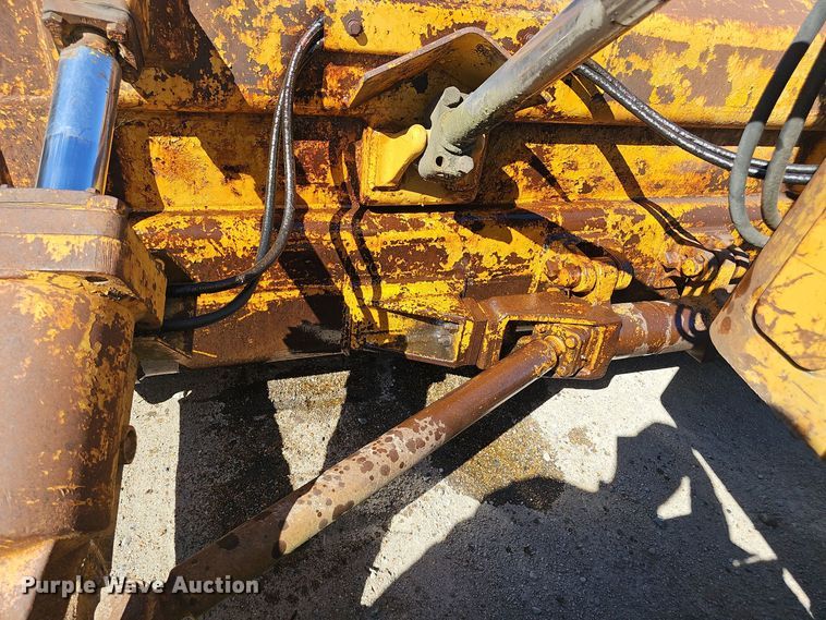 image for item DO5491 1973 Caterpillar D6C dozer