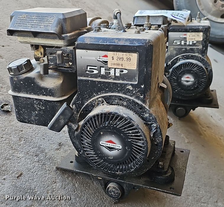 image for item DO5492 (2) Briggs & Stratton engines