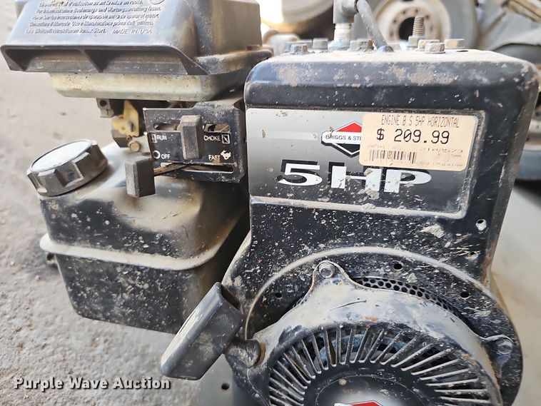 image for item DO5492 (2) Briggs & Stratton engines