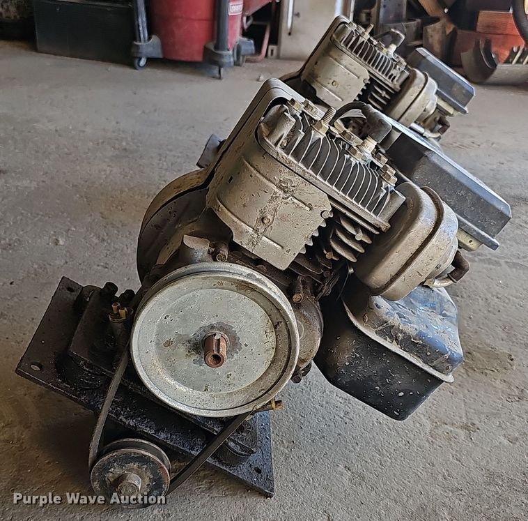 image for item DO5492 (2) Briggs & Stratton engines