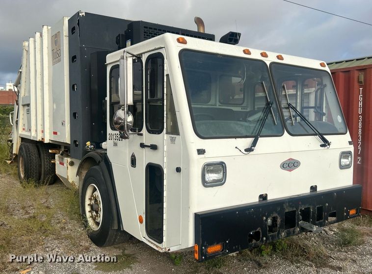 image for item DO7515 2013 Crane Carrier Low Entry refuse truck