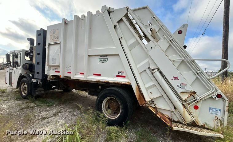image for item DO7515 2013 Crane Carrier Low Entry refuse truck