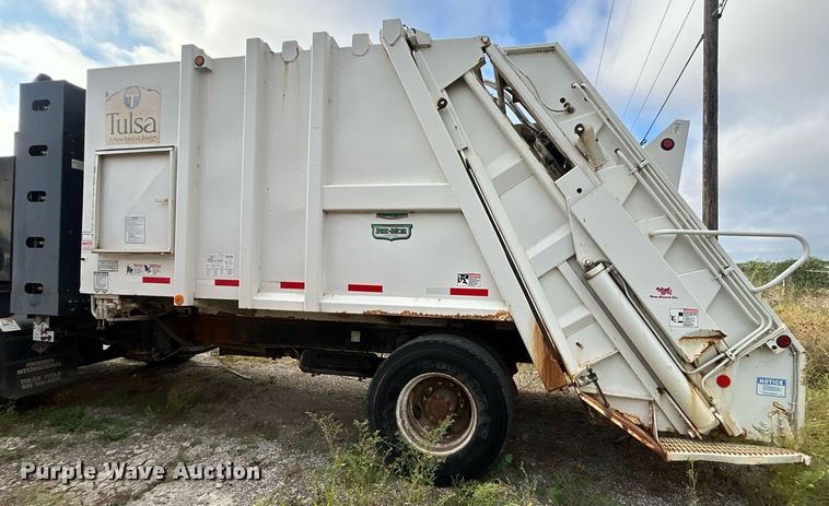 image for item DO7515 2013 Crane Carrier Low Entry refuse truck