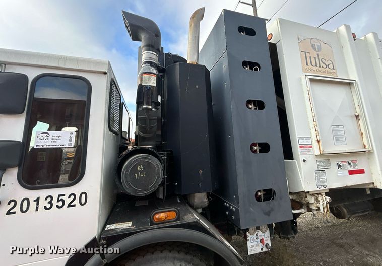 image for item DO7515 2013 Crane Carrier Low Entry refuse truck