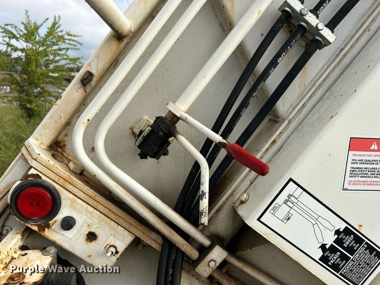 image for item DO7515 2013 Crane Carrier Low Entry refuse truck