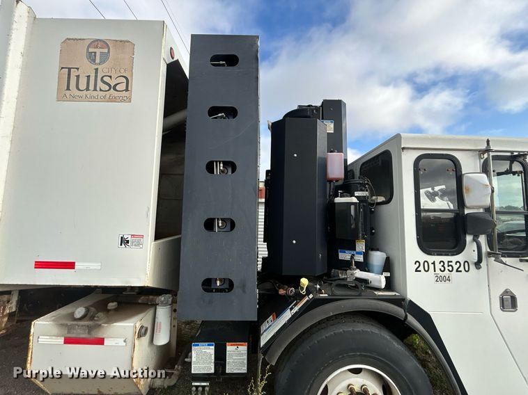 image for item DO7515 2013 Crane Carrier Low Entry refuse truck