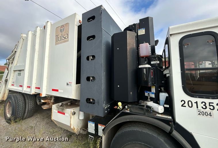 image for item DO7515 2013 Crane Carrier Low Entry refuse truck