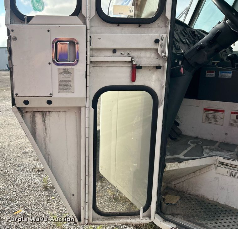 image for item DO7515 2013 Crane Carrier Low Entry refuse truck