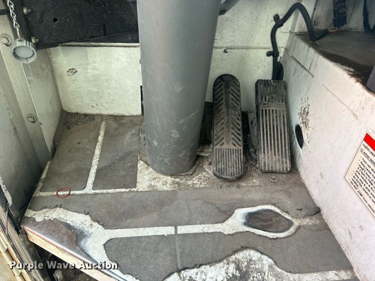 image for item DO7515 2013 Crane Carrier Low Entry refuse truck