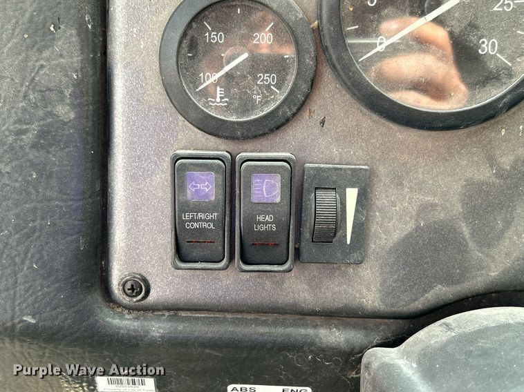 image for item DO7515 2013 Crane Carrier Low Entry refuse truck