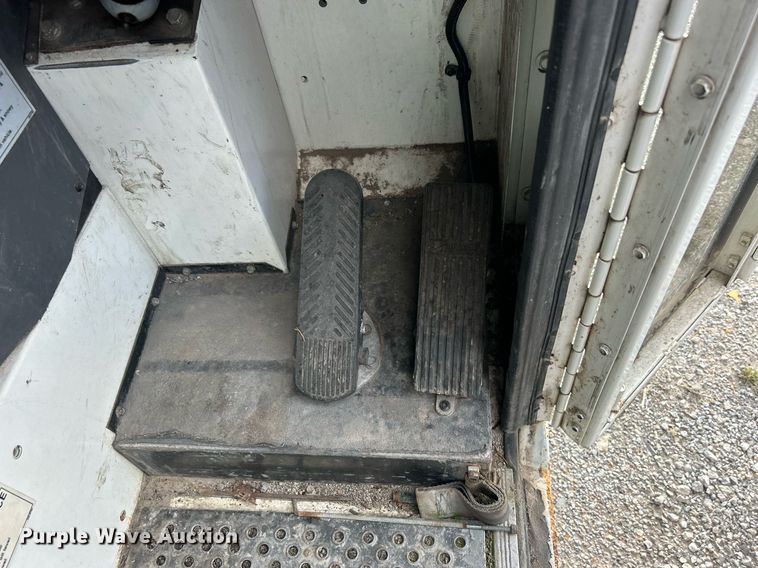 image for item DO7515 2013 Crane Carrier Low Entry refuse truck