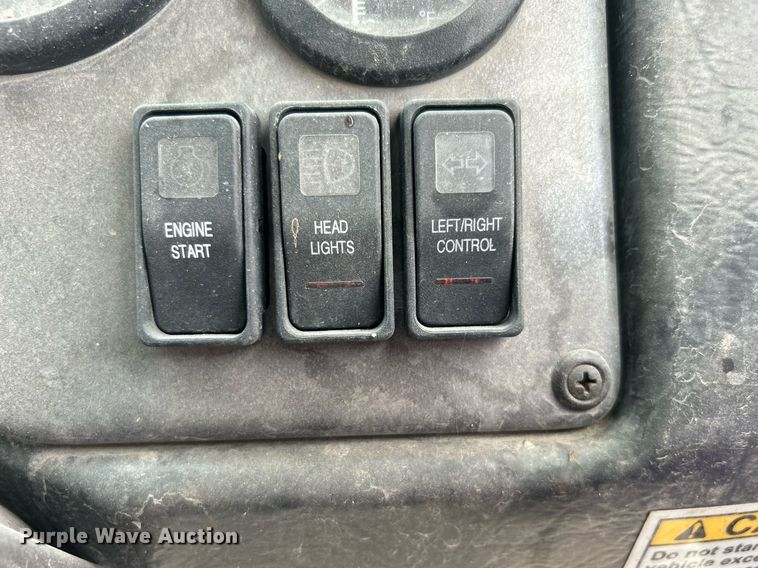 image for item DO7515 2013 Crane Carrier Low Entry refuse truck