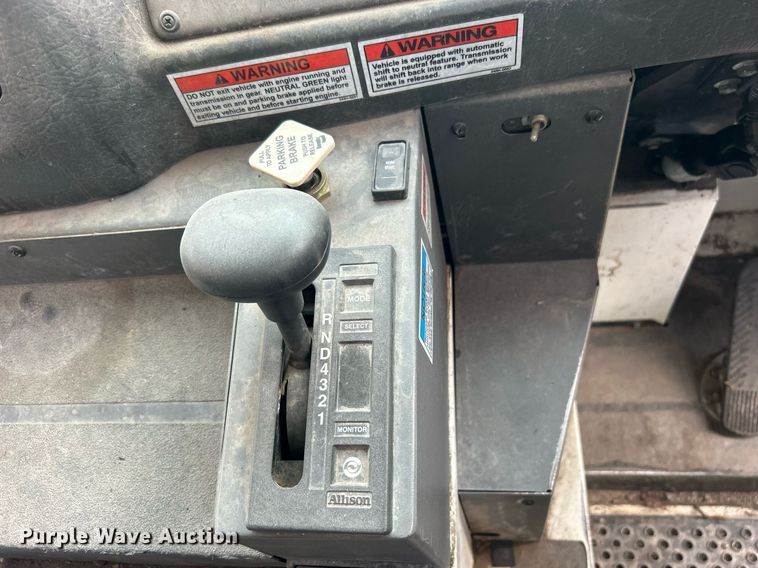 image for item DO7515 2013 Crane Carrier Low Entry refuse truck