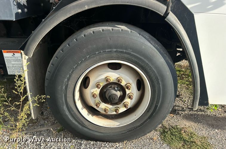 image for item DO7515 2013 Crane Carrier Low Entry refuse truck