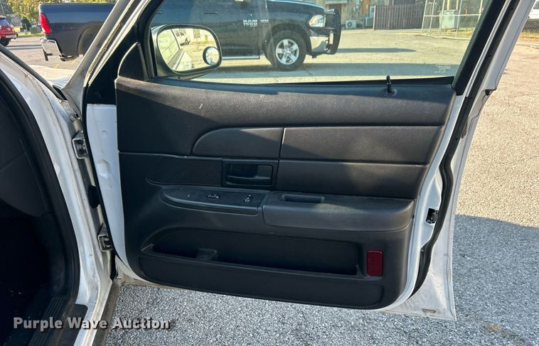 image for item DO7521 2008 Ford Crown Victoria Police Interceptor