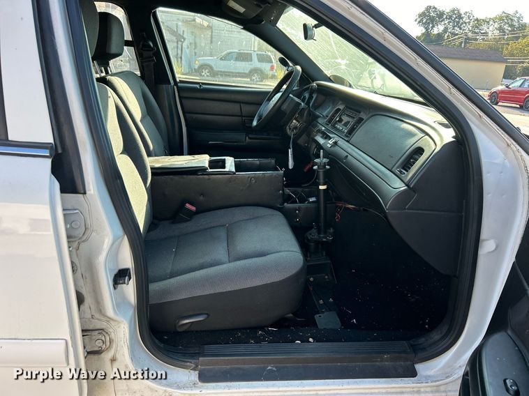 image for item DO7521 2008 Ford Crown Victoria Police Interceptor