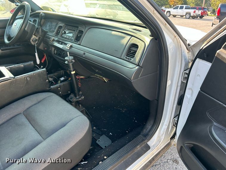 image for item DO7521 2008 Ford Crown Victoria Police Interceptor