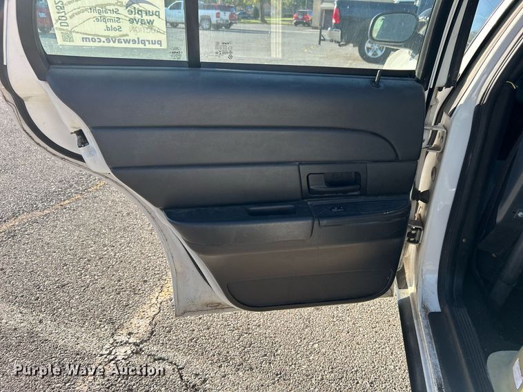 image for item DO7521 2008 Ford Crown Victoria Police Interceptor