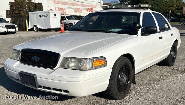 image for item DO7523 2010 Ford Crown Victoria  Police Interceptor