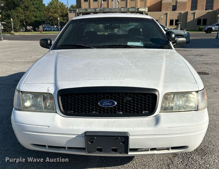 image for item DO7523 2010 Ford Crown Victoria  Police Interceptor