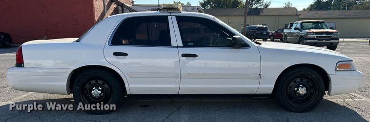 image for item DO7523 2010 Ford Crown Victoria  Police Interceptor