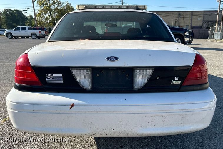 image for item DO7523 2010 Ford Crown Victoria  Police Interceptor