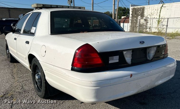 image for item DO7523 2010 Ford Crown Victoria  Police Interceptor