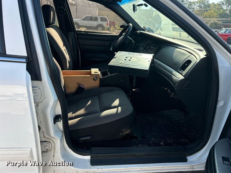 image for item DO7523 2010 Ford Crown Victoria  Police Interceptor