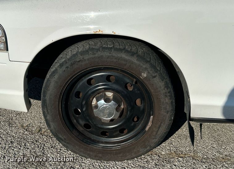 image for item DO7523 2010 Ford Crown Victoria  Police Interceptor